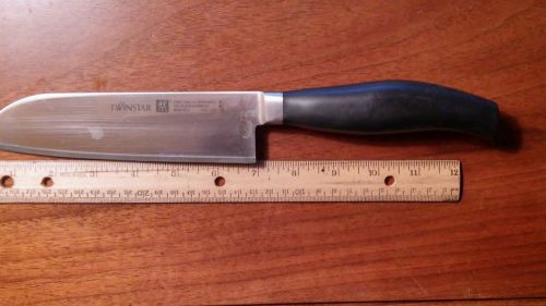 J A HENCKELS &#039;TWINSTAR&#039; 31047-180 SANTOKU KNIFE