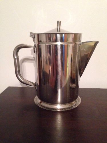 Update International (DBS-64) - 64 Oz Deluxe Stainless Steel Beverage Server