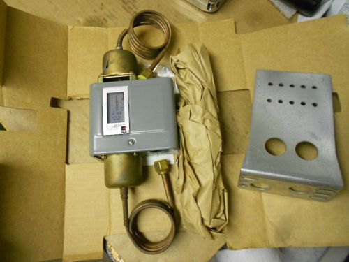 New Old Stock Johnson Controls Differential Pressure Control P74EA-8C