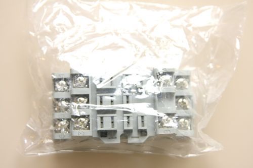 TE Connectivity / Potter &amp; Brumfield Relay Socket, 11, 10A, 240VAC, 27E893