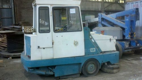 Classic Tennant GR 95 Industrial Ride-on Diesel Sweeper, 577 hours