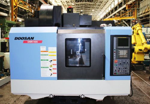 2010 DOOSAN DNM-400 CNC VMC w/ BIG PLUS Spdl, FANUC, COOLANT THRU, 298 HOURS