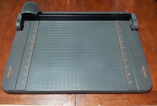 Fiskars 12-inch Rotary Paper Cutter - Scrapbooking