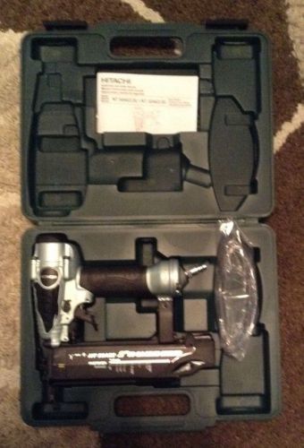 Hitachi NT50AE2 5/8&#034; to 2&#034; 18-Gauge Brad Nailer With Case