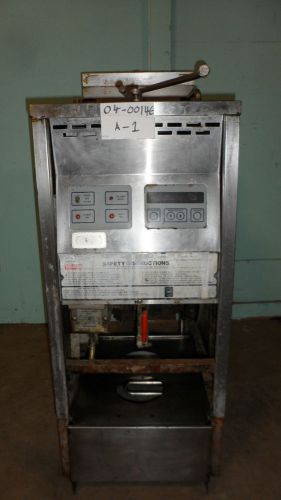 HEAVY DUTY COMMERCIAL &#034;BROASTER CO&#034; ELECTRIC PRESSURE FRYER W/FILTRATION  UNIT