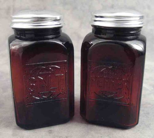 DARK AMBERINA GLASS EMBOSSED SALT &amp; PEPPER SHAKER SET ~ RANGE SIZE ~