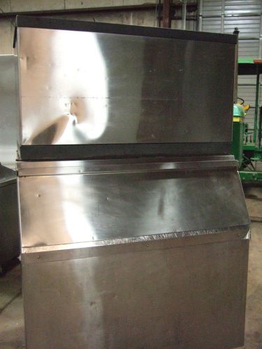 Scotsman 1300 lb ice machine and bin