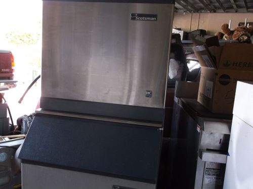 SCOTTMAN ICE MACHINE 300LB!