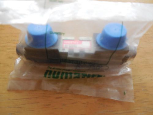 Numatics Model 031SS4002 Solenoid Valve w/ (2) 237-961B