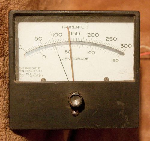 API INSTRUMENTS CO. THERMOCOUPLE 0-300F PANEL METER U.S. VINTAGE ELECTRONICS