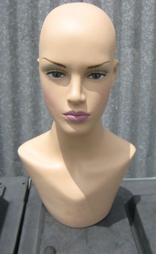 (USED) FLESHTONE HEAD DISPLAY WITH BUST AND FAKE EYELASHES