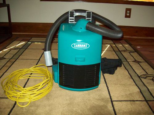 TENNANT 3090 COMMERCIAL BACKPACK VACUUM