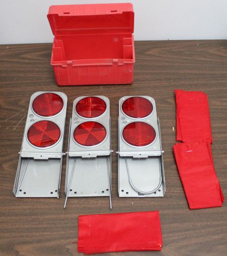 Arrow 177 Highway Safety Reflectors In Case