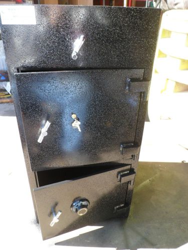 CONVENIENCE STORE/RETAIL DROP SAFE/MONEY DRAWER,2 VAULTS,40 1/2&#034; HIGH,NEW LOCKS