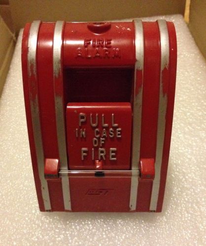 EDWARDS   SIGA 270 fire alarm pull station