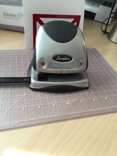 Swingline 2 Hole Punch