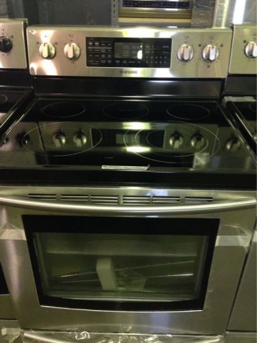 30&#034; Freestanding Electric Range w/ 5 Radiant Elements-Flex Dual Convection Oven