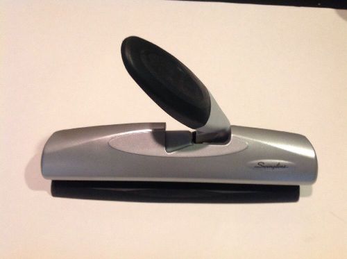 Swingline Model 74030/31/32 3/2 Manual Hole Punch