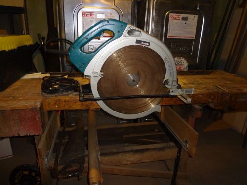 Makita 5402NA  16-5/16&#034; Beam Saw