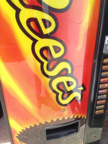 Dixie-narco Hersey Vending Machine