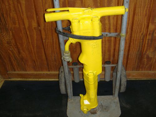 Pneumatic Pavement Breaker 1 60lb Ingersoll Rand works well