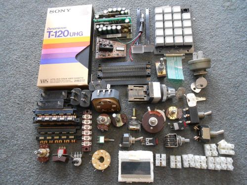 BOX OF COMPONENTS --- BOX K  --- L0T 853