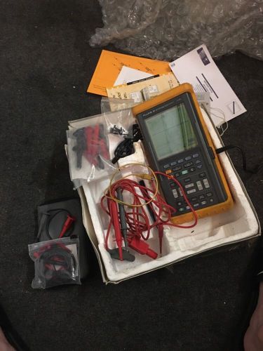 LoT 2 BuNdle FLUKE 99 SCOPE METER SERIES II &amp; Fluke Networks Tn2100