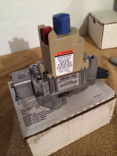 Honeywell Dual Gas Valve VR8300 A 4508  HVAC SG