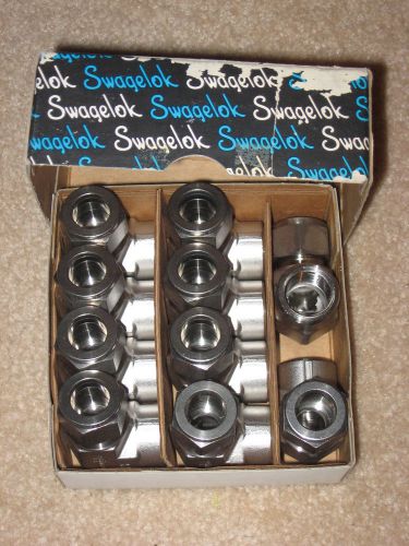 SWAGELOK (SS-1010-8-8) FULL BOX OF 10 FEMALE ELBOW 5/8&#034; TUBE x 1/2&#034; PIPE