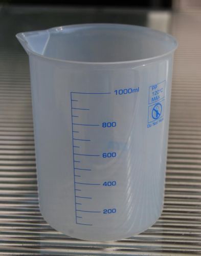 Eta 1000 ml plastic graduated beaker w/ spout - student science lab for sale