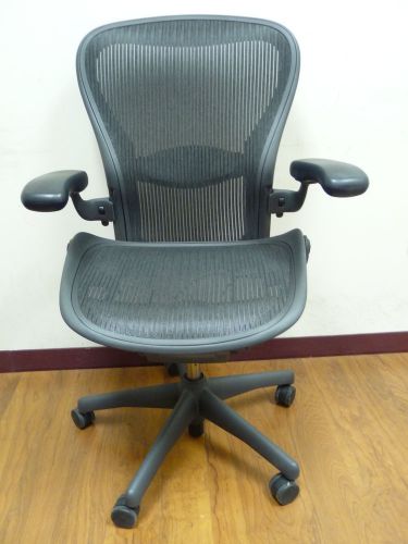Herman miller &#034;aeron&#034; size &#034;c&#034;office chair carbon color mesh &amp; frame- #10628 for sale