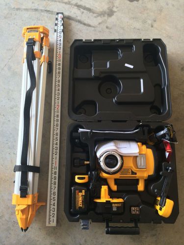 Dewalt DW079KDT Laser Level w/ Dewalt 13&#039; Grade Rod