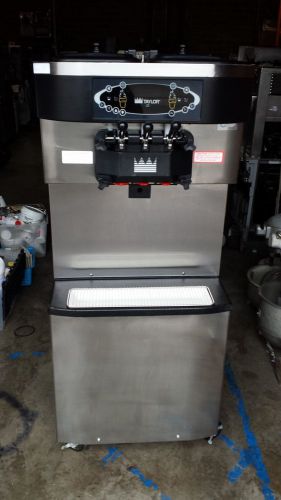 2010 Taylor C713 Soft Serve Frozen Yogurt Ice Cream Machine 1 Phase Air