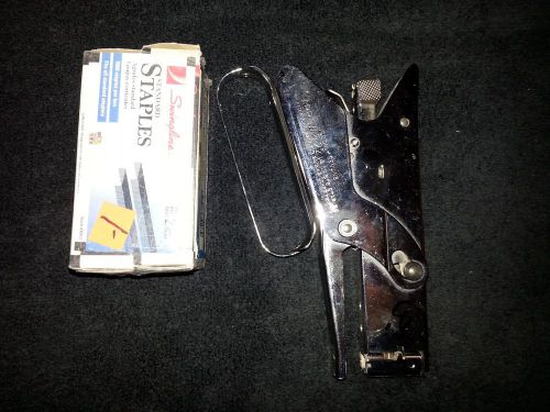 Arrow P22 Heavy Duty Plier Type Stapler Fastener 1/4 5/16 Aarow Staple Gun