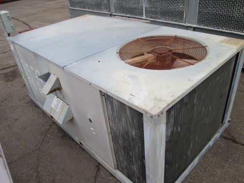 Central Environmental Systems Rooftop Unit RTU DCVC-F060N125B 208/230V 1PH Used