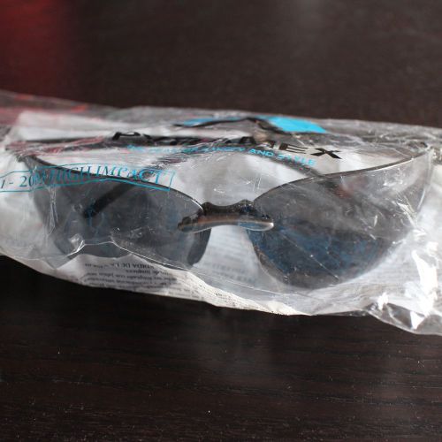 SAFETY GLASSES PYRAMEX ANSI Z87.1  2003 HIGH IMPACT RESISTANT Smoke Grey