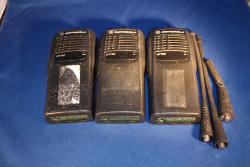 Motorola HT750 UHF 450-520MHZ 16CH 4 Watt Radio BUNDLE 3 AAH25SDC9AA3AN Working