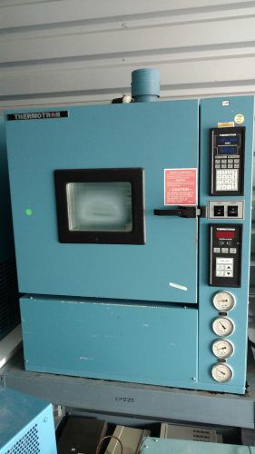 THERMOTRON  S-1.2C ENVIRONMENTAL TEST CHAMBER