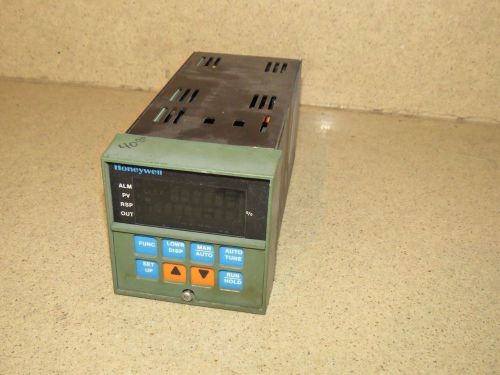 ** HONEYWELL DC3003-0-000-1-00-0111 DIGITAL TEMPERATURE CONTROLLER