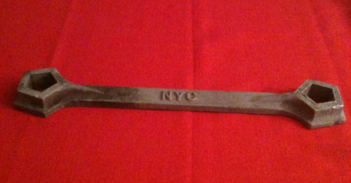 VINTAGE FIRE HYDRANT WRENCH NEW YORK TOOL N.Y.C. FIRE DEPT F.D.N.Y. EMERGENCY.