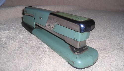 VINTAGE ARROW DESKTOP STAPLER # 21O