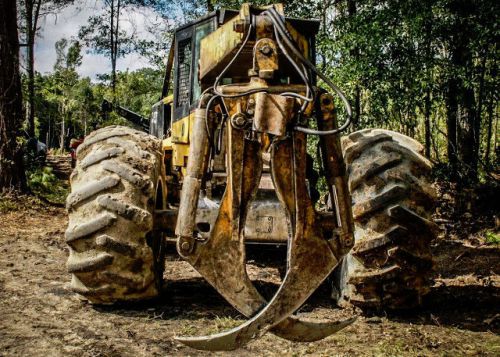 2000 Cat Log Skidder 525- ready to put to work- One New Tire (3 months use)