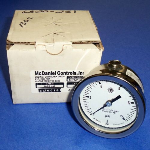 MCDANIEL CONTROLS 0-15 PSI 1/4&#034; NPT PRESSURE GAUGE, AB91228 *NEW*