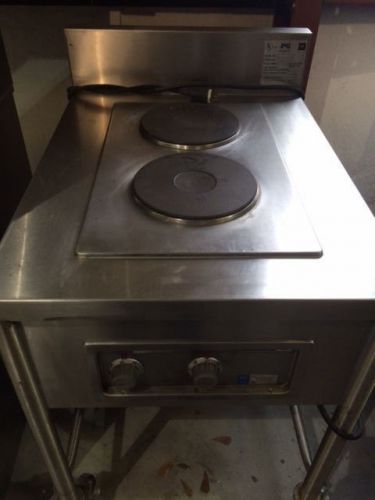 WELLS  2 BURNER HOT PLATE IN CABINET