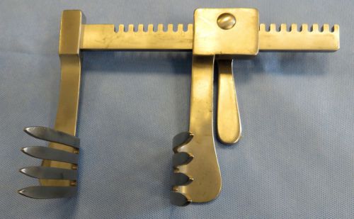 V MUELLER RETRACTOR