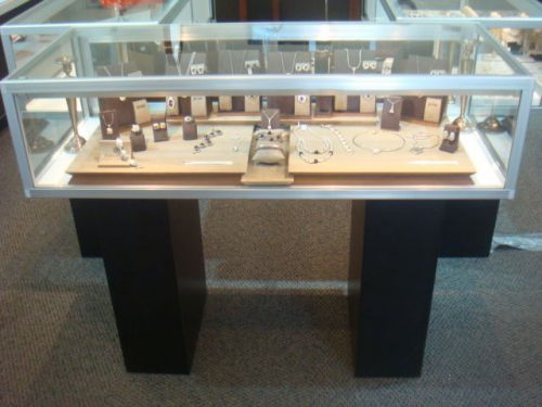 Custom Jewelry Showcases Lighted