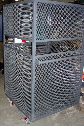 LEEBAW MFG  ROLLING SECURITY CAGE HEAVY DUTY  SUPER NICE