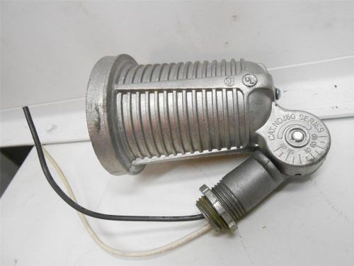 NOS DAYTON  2V622 INDUSTRIAL OUTDOOR  SPOT LIGHT LAMPHOLDER  *SHELF WEAR*