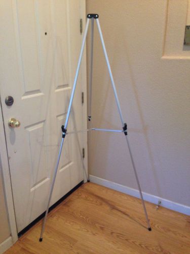 Quartet Lightweight Telescoping Tripod Easel 50 E - New