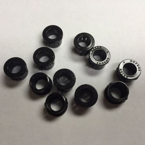 2049 Heyco Snap Bushing .312 inside hole by .500 mounting hole 500 count box